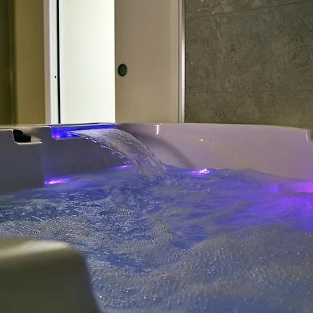 Romantique Avec Jacuzzi Privatif- Centre De * Roanne